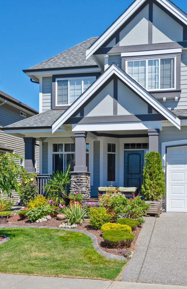 front lawn of residential house for sale in roseville, ca