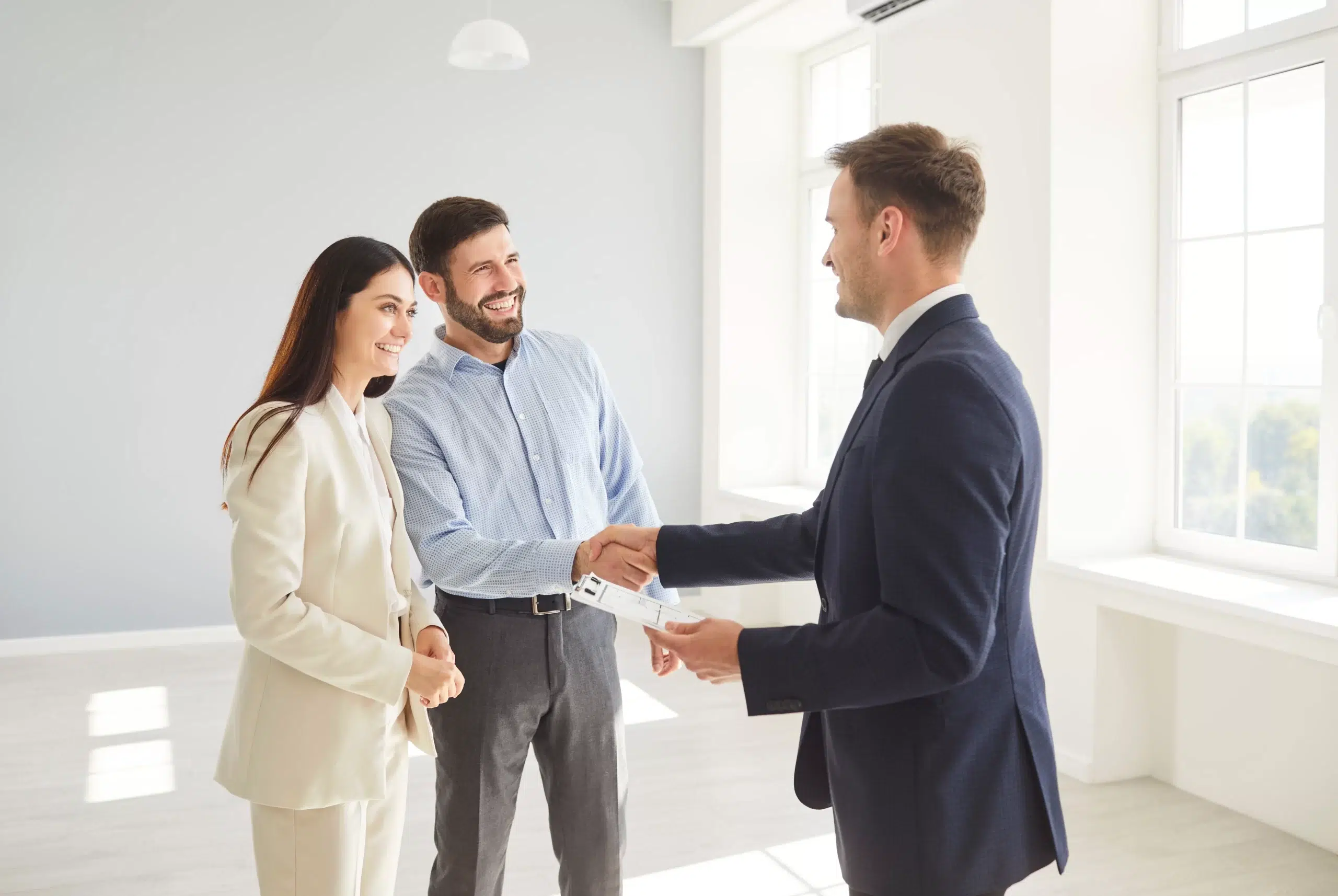 How to Find a Real Estate Agent Who Can Help You Sell Fast